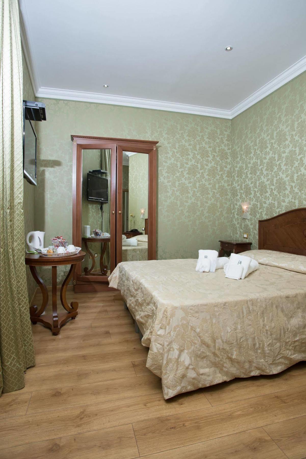 Bq House Trevi Luxury Rooms روما المظهر الخارجي الصورة