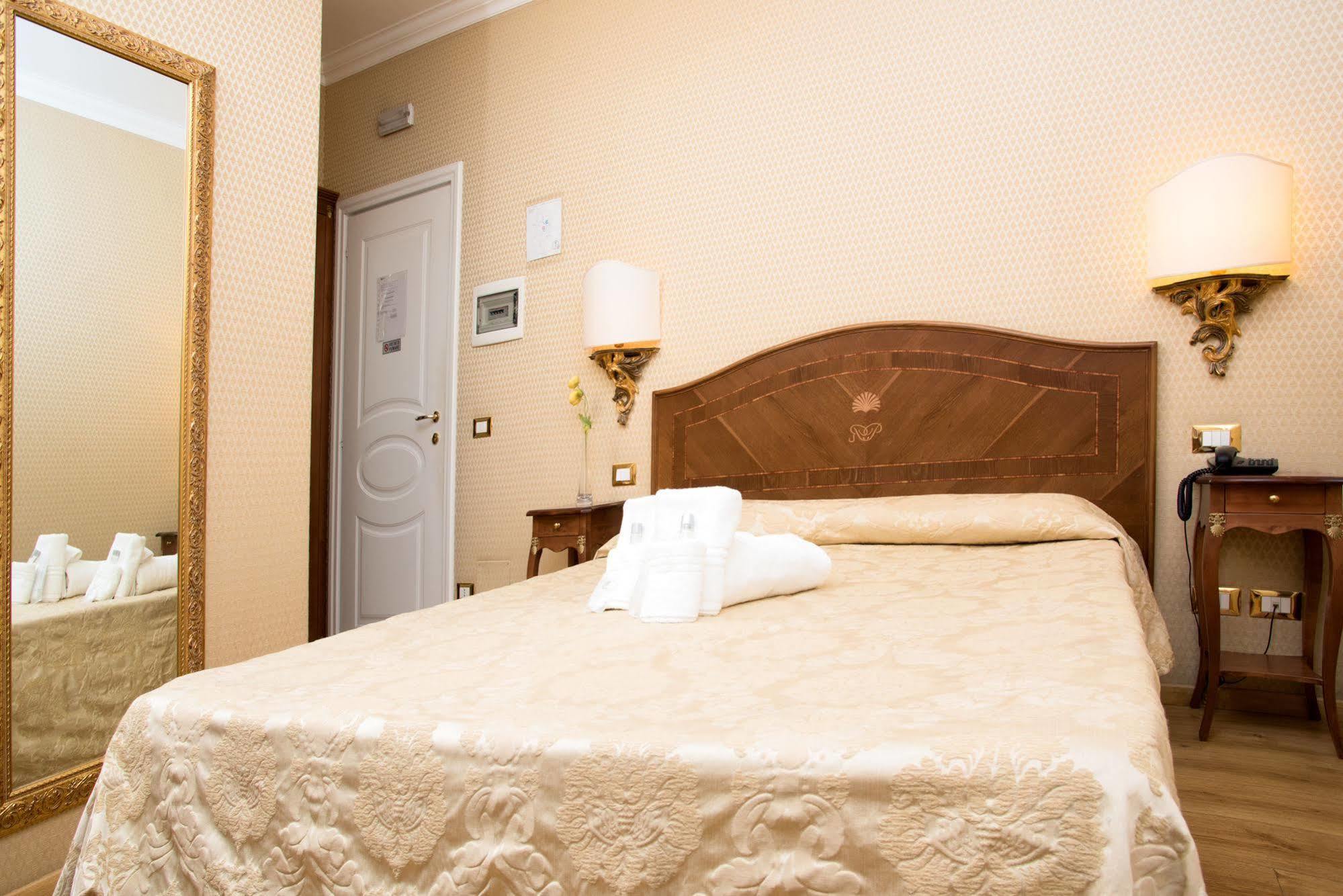 Bq House Trevi Luxury Rooms روما المظهر الخارجي الصورة